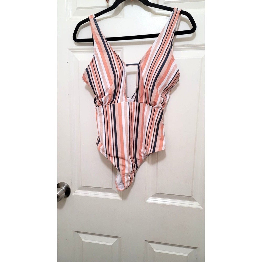 Cupshe Striped V-Neck One-Piece Swimsuit Size M Peach & Navy